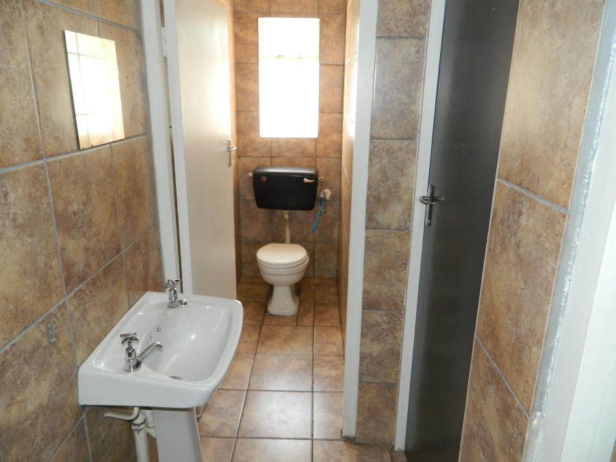 To Let commercial Property for Rent in Paarl Central Western Cape